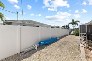 2308 Everest Pkwy, Cape Coral, FL 33904 - Photo 33