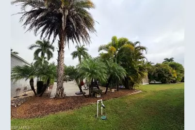10348 Prairie Iris Trl, Fort Myers, FL 33905 - Photo 19