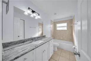 2032 NE 6th St, Cape Coral, FL 33909 - Photo 23