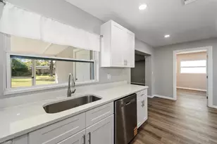 41 Victoria Dr, North Fort Myers, FL 33917 - Photo 17