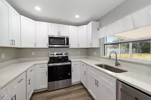 41 Victoria Dr, North Fort Myers, FL 33917 - Photo 13