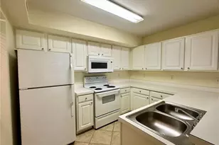 4122 Residence Drive, Fort Myers, FL 33901 - Photo 7