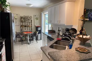 2522 SW 9th Pl, Cape Coral, FL 33914 - Photo 5