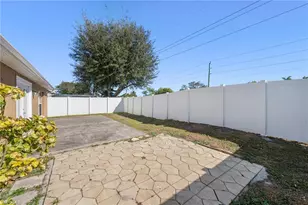 15068 Cloverdale Dr, Fort Myers, FL 33919 - Photo 29