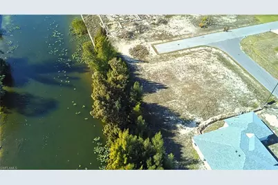 122 NE 9th St, Cape Coral, FL 33909 - Photo 5