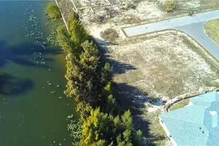 122 NE 9th St, Cape Coral, FL 33909 - Photo 5