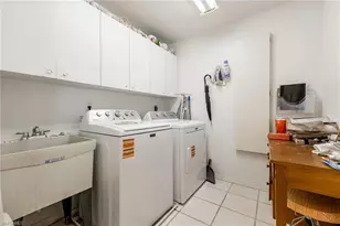 11701 Pinewood Lakes Dr, Fort Myers, FL 33913 - Photo 29