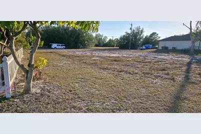 1425 NW 15th Ter, Cape Coral, FL 33993 - Photo 3