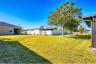 1826 SW Trafalgar Pkwy, Cape Coral, FL 33991 - Photo 35