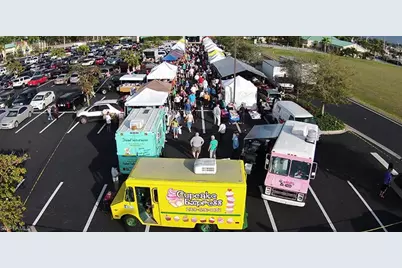 818 Monticello Ct, Cape Coral, FL 33904 - Photo 5