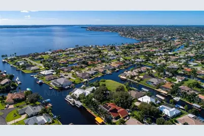 818 Monticello Ct, Cape Coral, FL 33904 - Photo 1