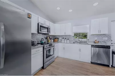 5013 SE Tradewinds Cir, Labelle, FL 33935 - Photo 9