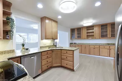 912 Entrada Dr S, Fort Myers, FL 33919 - Photo 19
