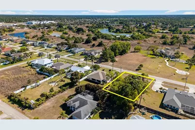 719 Milwaukee Blvd, Lehigh Acres, FL 33974 - Photo 9