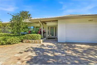 6807 Azalea Ln, Fort Myers, FL 33919 - Photo 7