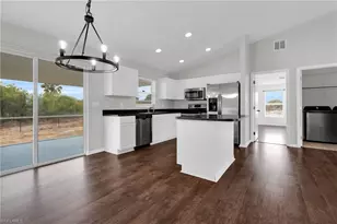 6121 Hutton Ct, Fort Myers, FL 33905 - Photo 5