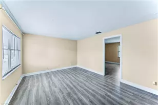 210 Charlotte Ave, Fort Myers, FL 33916 - Photo 13