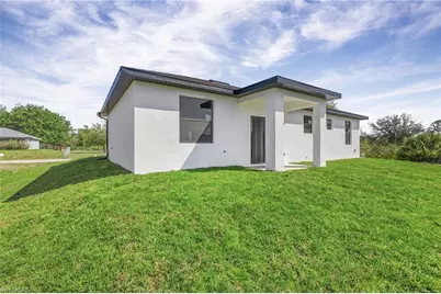 2807 74th St W, Lehigh Acres, FL 33971 - Photo 35