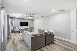 703 SE 7th St, Cape Coral, FL 33990 - Photo 5