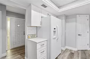 703 SE 7th St, Cape Coral, FL 33990 - Photo 11