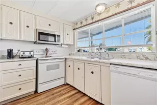 3208 Pluto Cir, North Fort Myers, FL 33903 - Photo 5