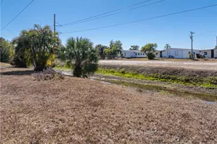 3208 Pluto Cir, North Fort Myers, FL 33903 - Photo 27