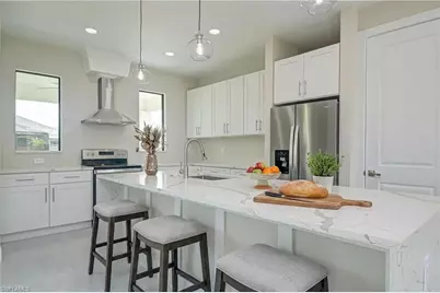 19 NW 14th Pl, Cape Coral, FL 33993 - Photo 3