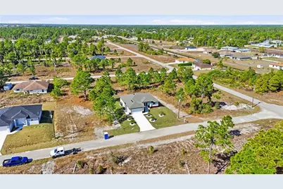 1042 Marshall Ave S, Lehigh Acres, FL 33974 - Photo 5