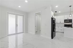 1042 Marshall Ave S, Lehigh Acres, FL 33974 - Photo 9