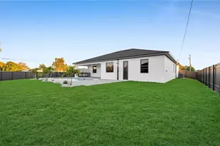 1401 SW 13th Terrace, Cape Coral, FL 33991 - Photo 31