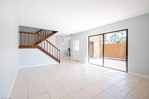 3290 Sandlewood Ln, Fort Myers, FL 33907 - Photo 7