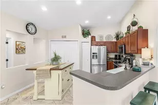 9595 Hemingway Ln, Fort Myers, FL 33913 - Photo 7