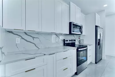 18 Nelson Rd N, Cape Coral, FL 33993 - Photo 9