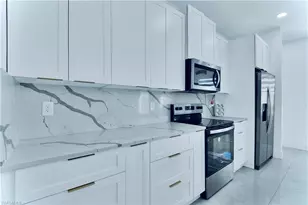 18 Nelson Rd N, Cape Coral, FL 33993 - Photo 9