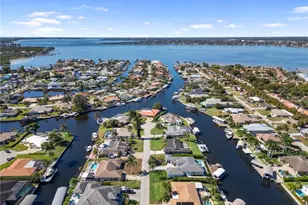 977 N Waterway Dr, Fort Myers, FL 33919 - Photo 5