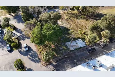 76 Alameda Ave, Fort Myers, FL 33905 - Photo 9