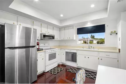 8608 Granada Ct, Fort Myers, FL 33907 - Photo 7