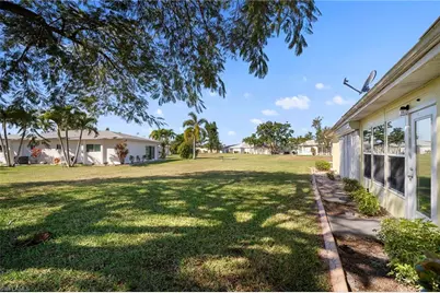 8608 Granada Ct, Fort Myers, FL 33907 - Photo 37