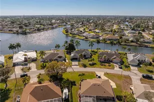 514 SE 20th St, Cape Coral, FL 33990 - Photo 3