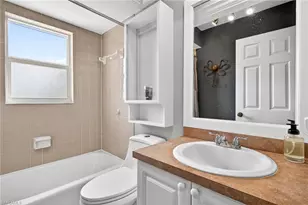 916 SE 31st Ln, Cape Coral, FL 33904 - Photo 15