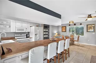 916 SE 31st Ln, Cape Coral, FL 33904 - Photo 7