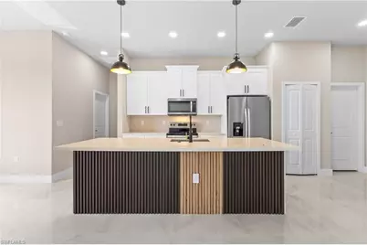 2809 25th St SW, Lehigh Acres, FL 33976 - Photo 9