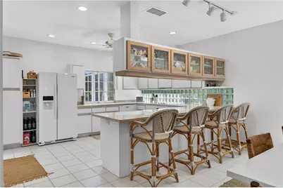 556 Sea Oats Dr, Sanibel, FL 33957 - Photo 9