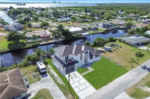 1732 Cascade Way, North Fort Myers, FL 33901 - Photo 9