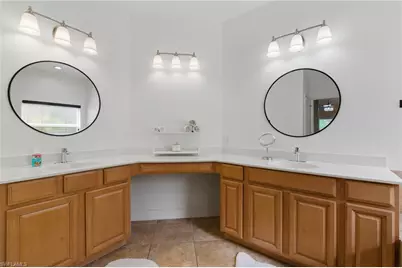 2452 Blackburn Cir, Cape Coral, FL 33991 - Photo 9