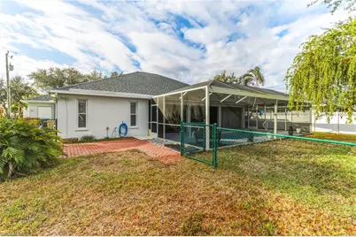 1023 SE 4th St, Cape Coral, FL 33990 - Photo 31