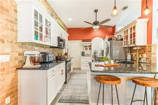 1023 SE 4th St, Cape Coral, FL 33990 - Photo 5