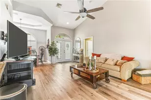 1023 SE 4th St, Cape Coral, FL 33990 - Photo 11