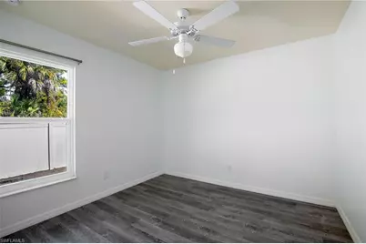 8105 Rolling Ct, Labelle, FL 33935 - Photo 9