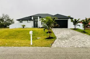 1929 NE 14th St, Cape Coral, FL 33909 - Photo 9